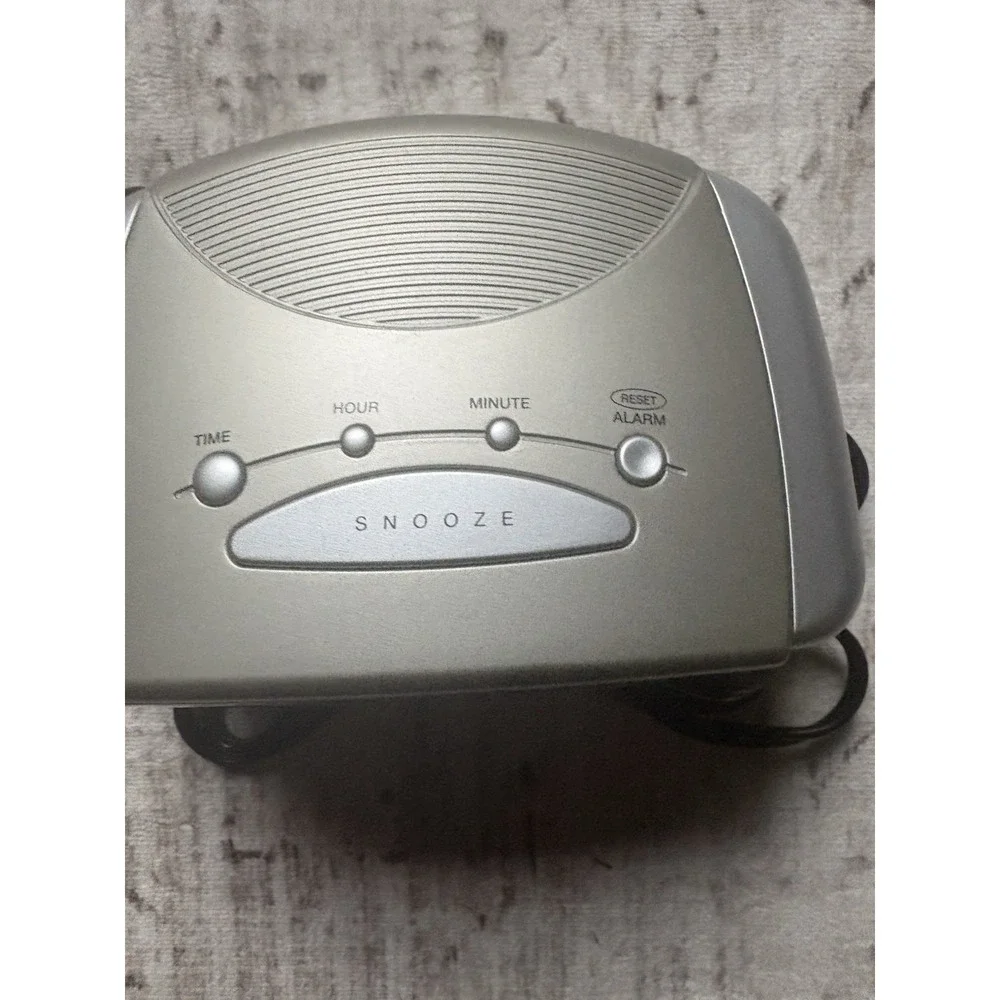 Timex T109S Loud Travel Alarm Clock Grey Battery Backup Tested & Works